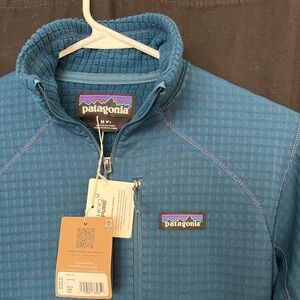 NWT Patagonia R1* Pullover, Medium